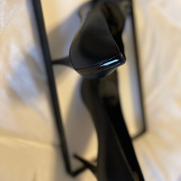 UPDATE 03Oct. Chanel Classic Black Pump - Authentic- Worn once. See video. - Picture 12 of 17